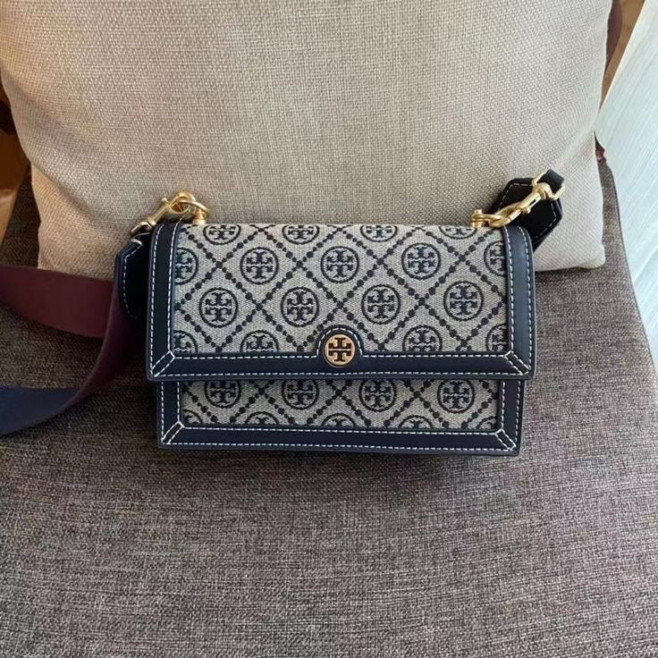 TORY BURCH - T MONOGRAM