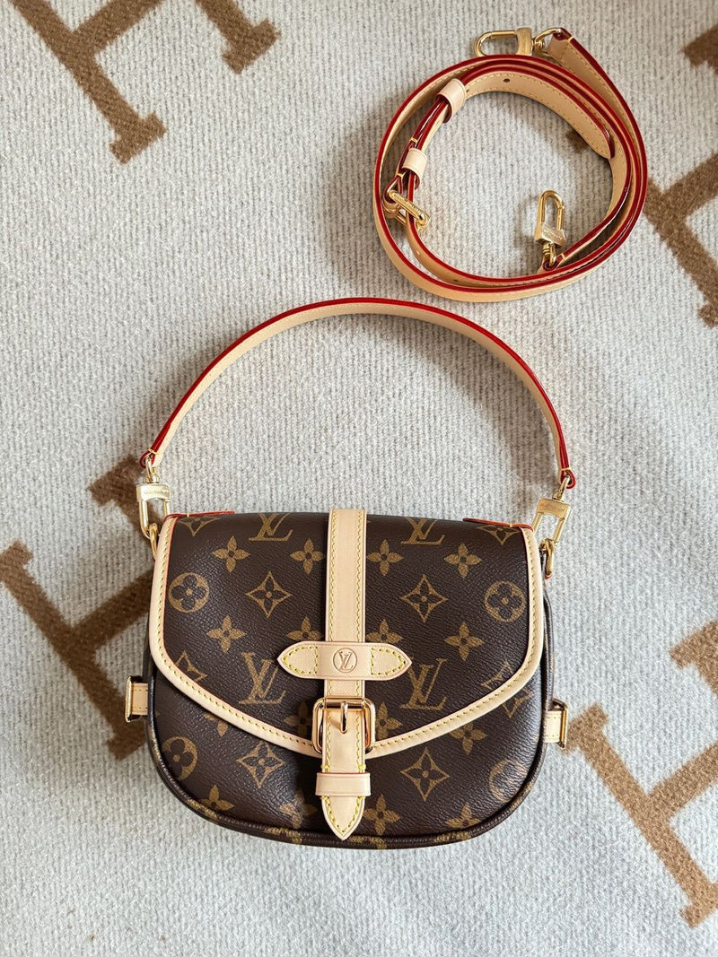 LOUISE VUITTON SAUMUR HANDBAG