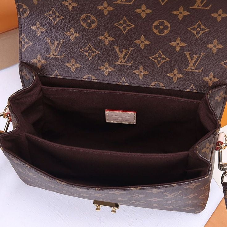 LOUIS VUITTON POCHETTE