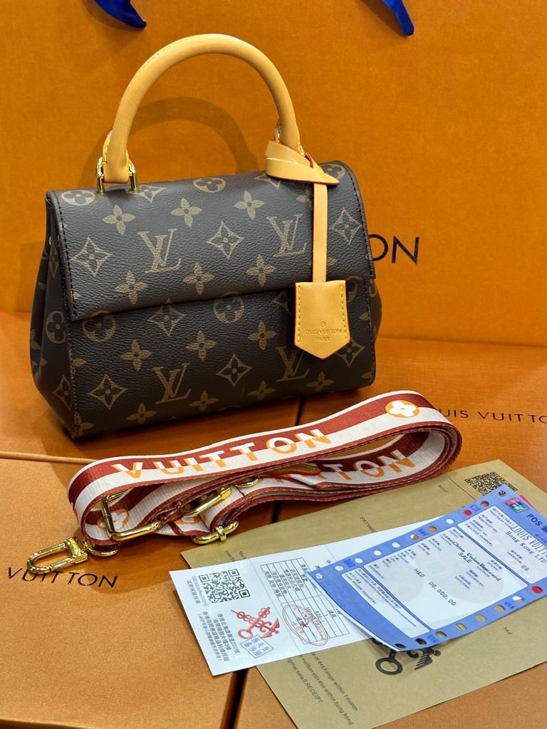 LOUIS VUITTON CLUNY MINI