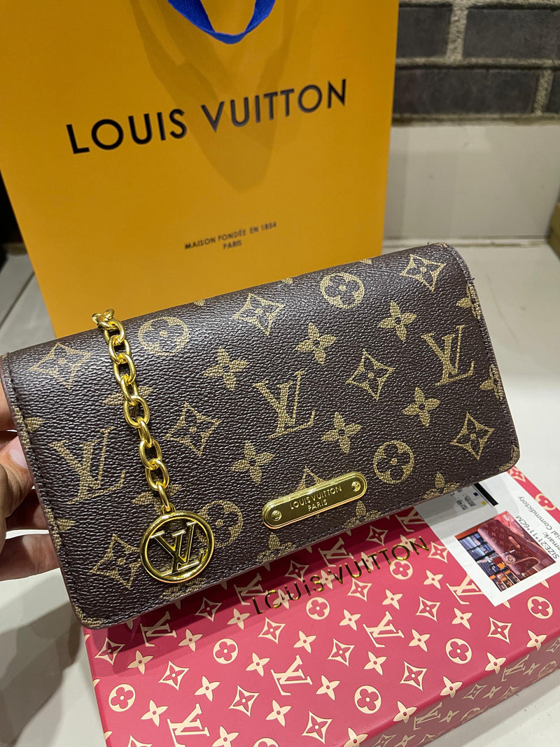 LOUIS VUITTON LILLY WALLET ON CHAIN