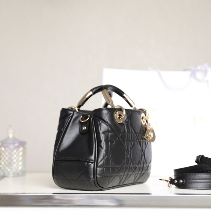 CHRISTIAN DIOR LADY HANDBAG