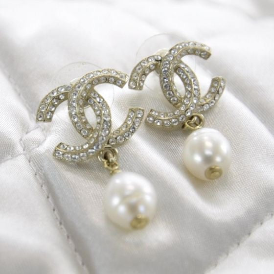 CHANEL STUD EARRINGS